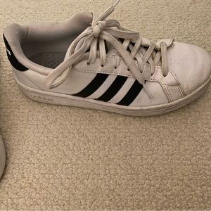 Adidas Grand Court Sneaker